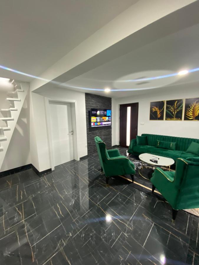 Holiday Houses Green Queen Бихач Экстерьер фото