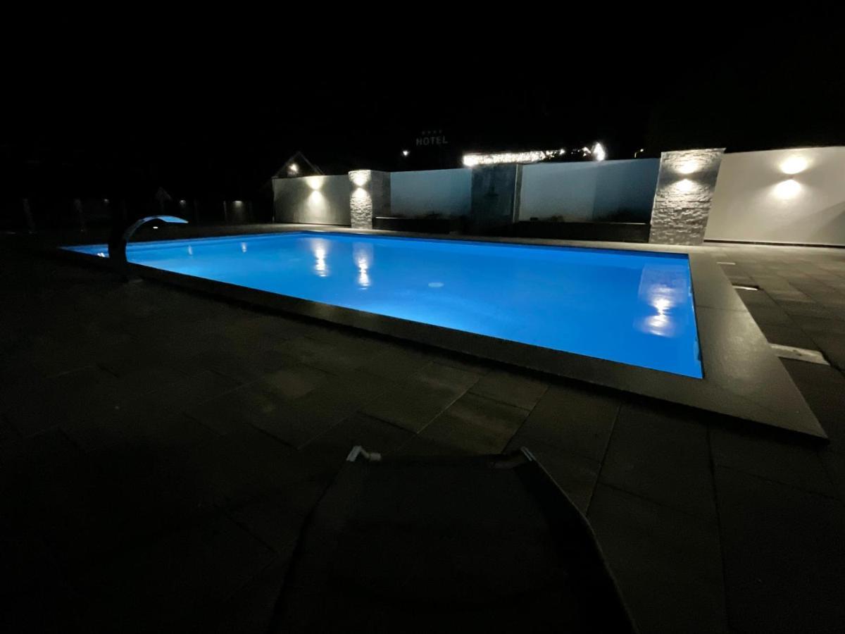 Holiday Houses Green Queen Бихач Экстерьер фото