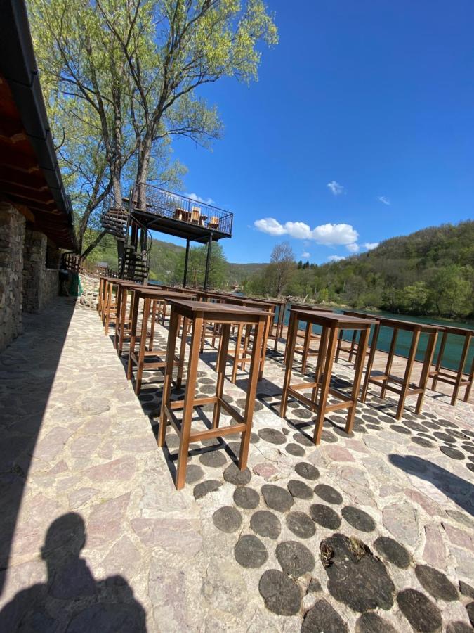 Holiday Houses Green Queen Бихач Экстерьер фото