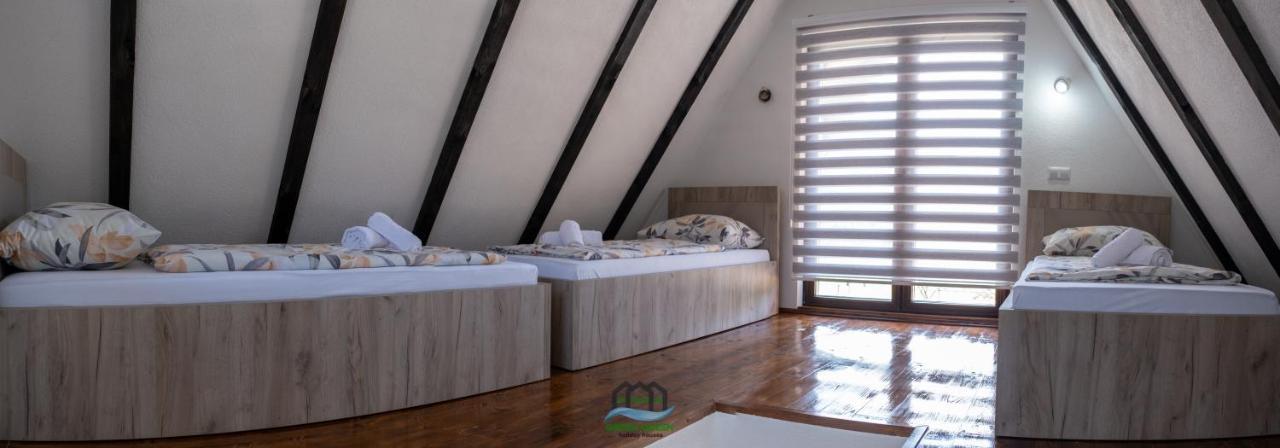 Holiday Houses Green Queen Бихач Экстерьер фото
