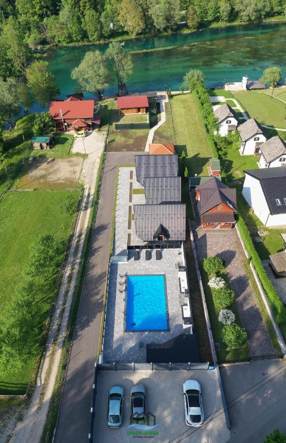 Holiday Houses Green Queen Бихач Экстерьер фото